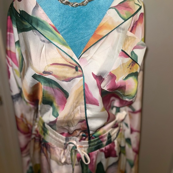 Floral Satin like vacation pant Set - Picture 3 of 7